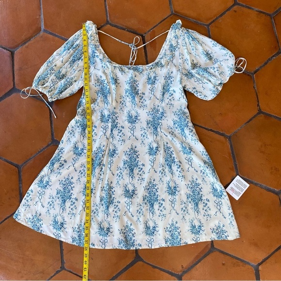 LAST CHANCE ASOS Blue Floral Mini Dress - Picture 8 of 9